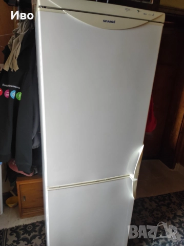 Продавам хладилник с фризер SNAIGE RF 310 – 173 см височина