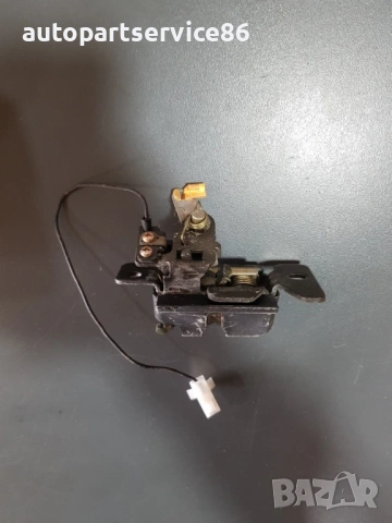 Заключващ механизъм на задния капак за Mazda 626 Хечбек (1999-2001) , снимка 2 - Части - 53700141