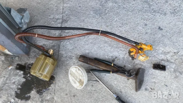 помпа резервоар мерцедес ц класа 203 2000 2001 2002, снимка 2 - Части - 47907726