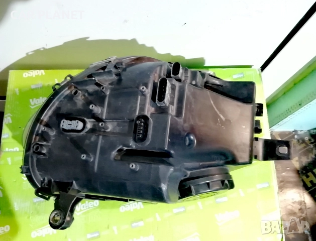 Фар Фарове за Мерцедес Р-класа В251 / Mercedes R-Class Minivan W251 Bi-Xenon AFS - завиващ. , снимка 8 - Части - 44052884