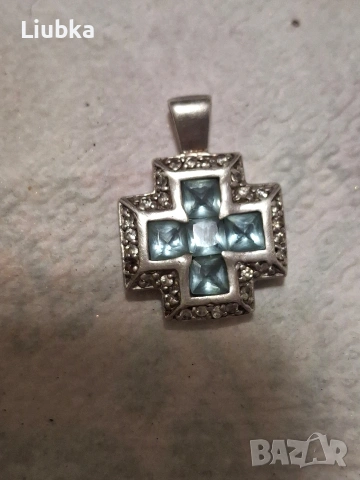 сребърна висулка с топаз