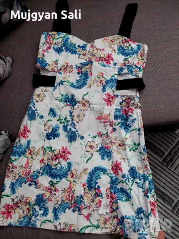 рокля MI&SO с флорален десен и изрязвания" 