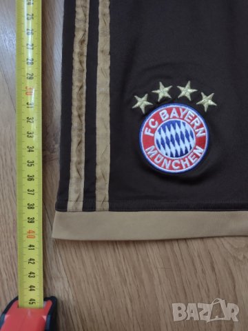Bayern Munchen / ADIDAS / детски футболни шорти на Байерн Мюнхен за ръст 152см., снимка 2 - Детски къси панталони - 41925014