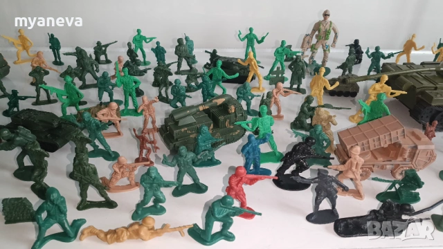 Стари играчки, войници, танкове и други екшън фигури , снимка 6 - Фигурки - 53454971