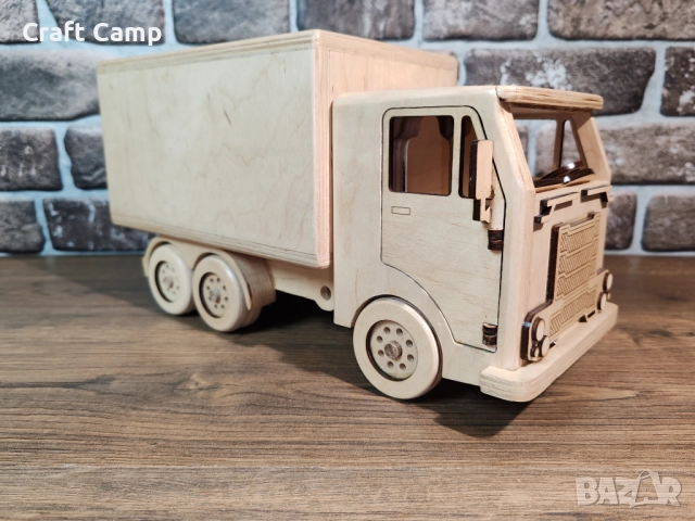 Дървен модел на хладилен камион – Craft Camp, снимка 3 - Коли, камиони, мотори, писти - 52735818