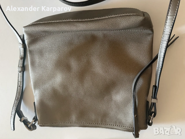 Calvin Klein дамска чанта - отлично състояние, снимка 2 - Чанти - 53638520