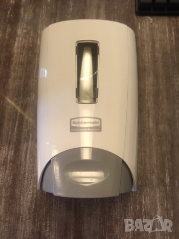 Диспенсър за течен сапун Rubbermaid