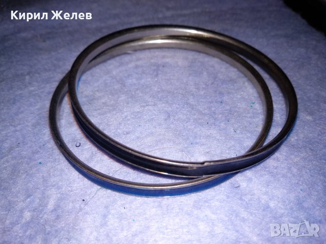 ДВЕ ЕЛЕГАНТНИ МОДНИ АРТ СТОМАНЕНИ ГРИВНИЧКИ СИНЯ и ЧЕРНА 37964, снимка 2 - Гривни - 40836422