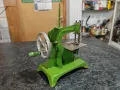 Стара детска играчка шевна машина 60 те, снимка 6