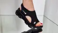 Дамски ластични сандали Nike в черно , снимка 2
