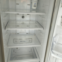 Продавам хладилник с фризер , снимка 6 - Хладилници - 44584226