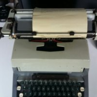 Пишеща машина CONSUL 1504, снимка 1 - Антикварни и старинни предмети - 33798700