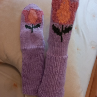 Ръчно плетени дамски чорапи размер 38, снимка 3 - Дамски чорапи - 44569693