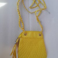 Жълта чанта, снимка 1 - Чанти - 42007710