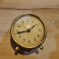 Стар настолен часовник Витяз, снимка 1 - Антикварни и старинни предмети - 44405432