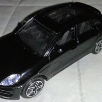 Bburago Porsche Macan 1:43 black, снимка 2 - Колекции - 38825888