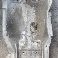 Предпазна алуминиева ламарина над генерацията под кардана за бмв е34, снимка 1 - Части - 42257531