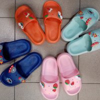 Детски чехли неонови .Много меки , снимка 3 - Детски сандали и чехли - 41023527