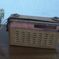 Радио, снимка 1 - Антикварни и старинни предмети - 44183213