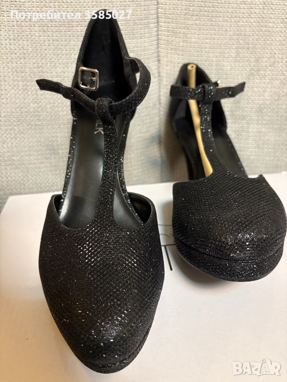 Обувки с ток и катарама Catwalk черни - нови, снимка 1