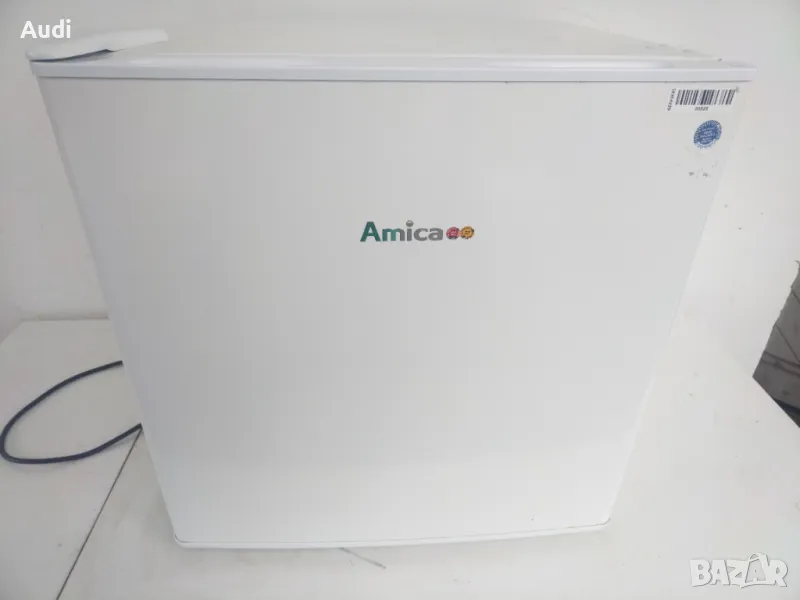 Хладилник тип мини бар AMICA Общ полезен обем 47 литра. Хладилна камера с обем 42. Фризер 4л, снимка 1