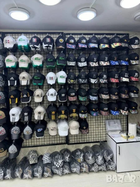шапки с козирка calvin klein gucci Adidas nike , снимка 1