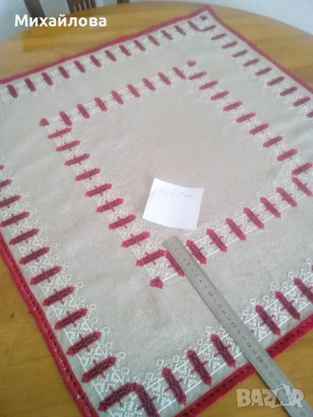 Красиво ленено каре с бродерия, снимка 1