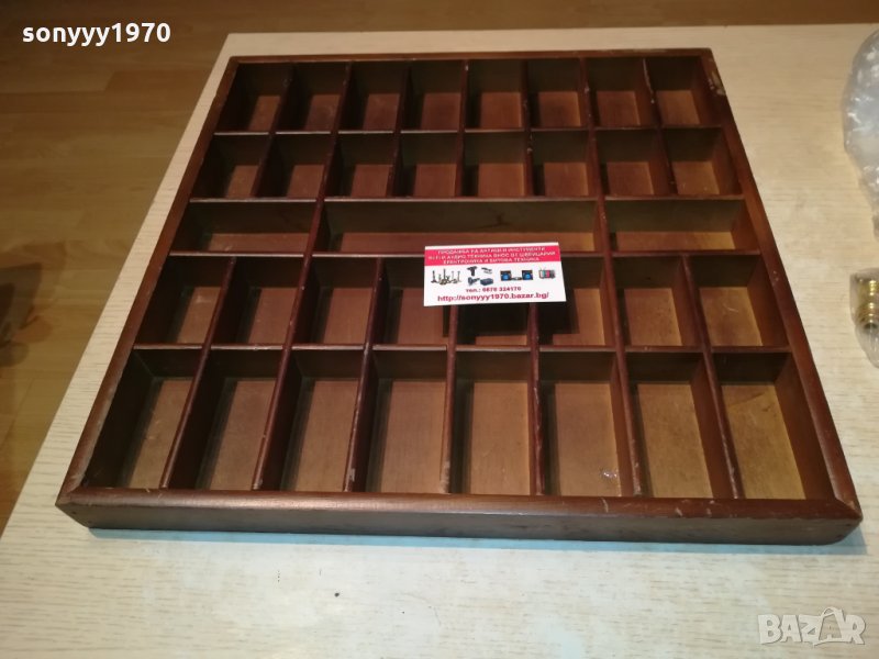 дървена кутия за фигурки за стена 1510211940, снимка 1