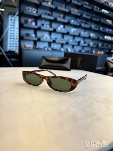 очила с черен обикновен калъф и ув защита christian dior ysl saint laurent, снимка 1