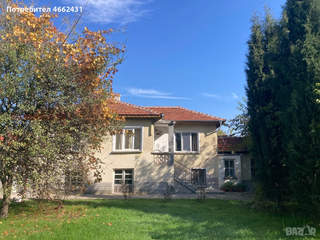 🏡 ПРОДАВА СЕ ХУБАВ ДВОР 2 ДКА с 2 КЪЩИ, снимка 1