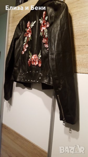 Кожено мото байк тип яке рокерия Зара с пирамидки и богата флорална бродерия , снимка 1