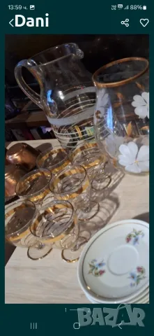 Сервиз , чаши от стъкло със златни грайфери