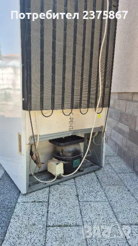 Хладилник с камера Indesit, снимка 6 - Хладилници - 50332952