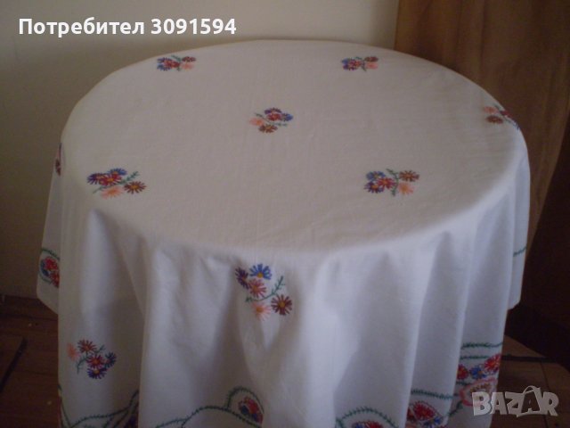 Стара ръчно бродирана памучна  покривка за маса , снимка 3 - Антикварни и старинни предмети - 38809894