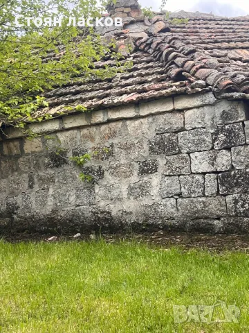 Продавам дялън камък и каменни колони 