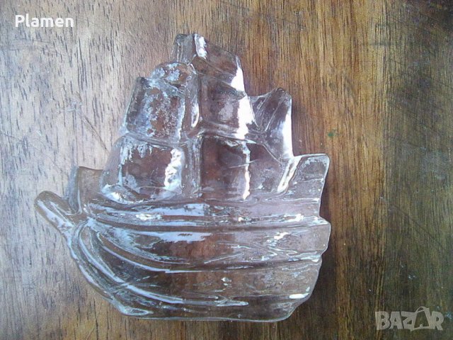 Сувенир масивен кораб от стъкло, снимка 1 - Други ценни предмети - 39054859