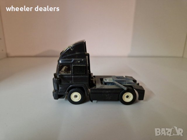 Метална количка Siku Iveco Turbo Zugmaschine в мащаб 1:50, снимка 6 - Колекции - 39000221