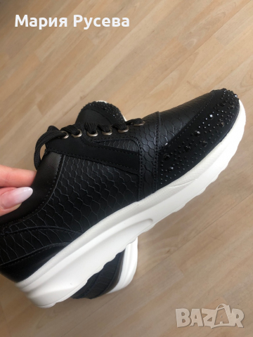 Черни обувки маратонки с камъчета, снимка 2 - Маратонки - 36192656