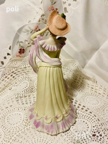 порцеланова статуетка , снимка 3 - Статуетки - 51021733