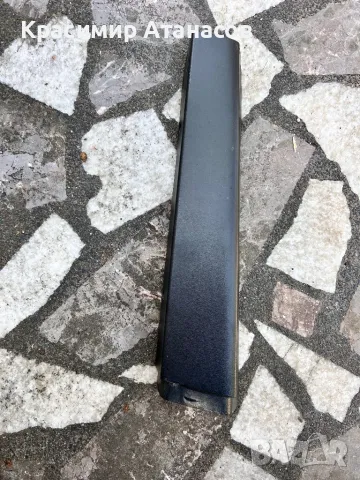 5P0853290B. Външна лайсна дясна колонка врати за Сеат Алтеа XL. 2005-2014г