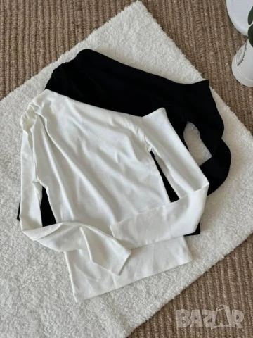 Блуза с леко отворено рамо  