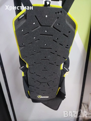 Детски протектор за гръб 