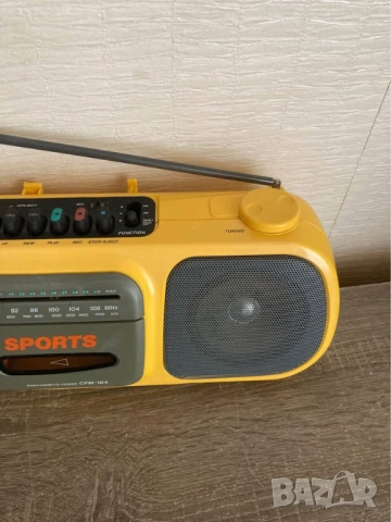 Sony CFM-104 Sports Radio Cassette Player, снимка 4 - Аудиосистеми - 53822183