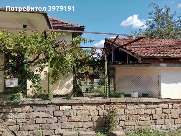 Къща в Петревене
