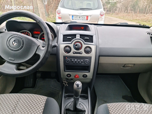 Renault megane 1.4, снимка 15 - Автомобили и джипове - 44573550