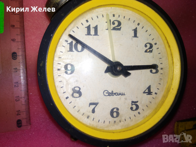 СЕВАНИ Стар РЯДЪК КОЛЕКЦИОНЕРСКИ РУСКИ БУДИЛНИК МЕХАНИЧЕН НАСТОЛЕН ЧАСОВНИК СЕВАНИ СССР 16935, снимка 9 - Антикварни и старинни предмети - 44549398