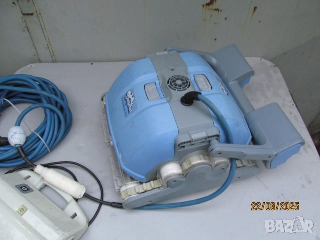 Прахосмукачка робот за басейни Dolphin SUPREME M4 PRO, снимка 9 - Басейни и аксесоари - 51461483