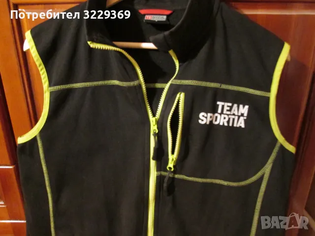 Елек спортен спортия, снимка 3 - Спортни дрехи, екипи - 48371466