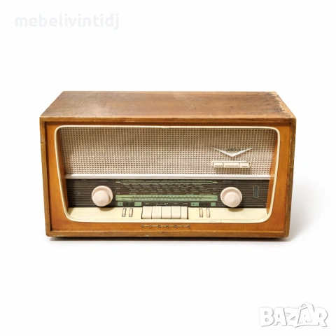 Лампов ретро радиоапарат Grundig 3086, снимка 2 - Антикварни и старинни предмети - 53557368