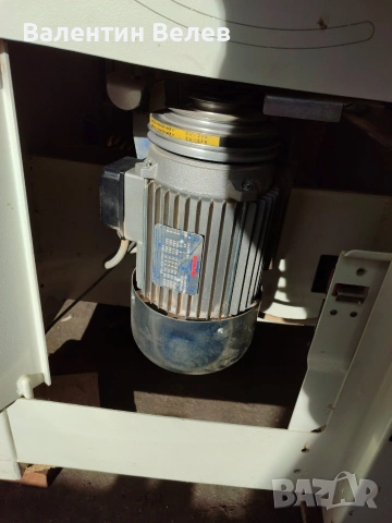 фреза с циркуляр карета и 4 ролков подавател SCM, снимка 13 - Други машини и части - 53638110